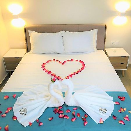 Navarino Luxe Suites With Sea View Peraía エクステリア 写真