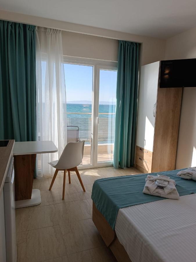 Navarino Luxe Suites With Sea View Peraía エクステリア 写真