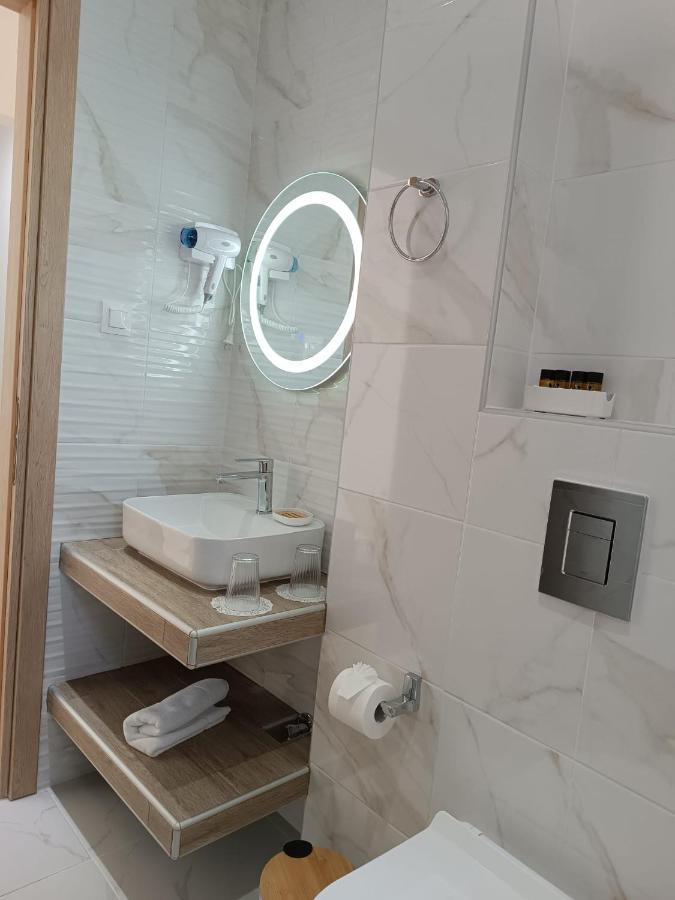 Navarino Luxe Suites With Sea View Peraía エクステリア 写真