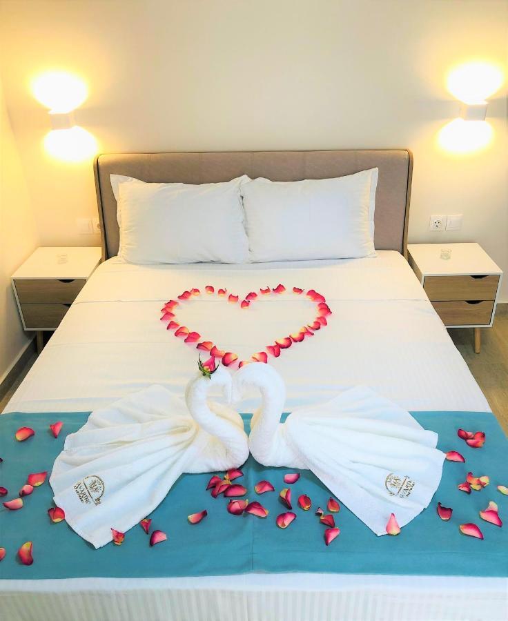 Navarino Luxe Suites With Sea View Peraía エクステリア 写真